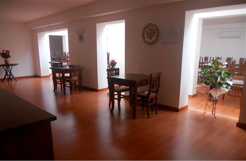 Eremo Beato Rizzerio Hotel Muccia ภายนอก รูปภาพ